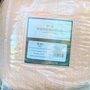 Twin/Twin Extra Long Washed Cotton Sateen
Quilt Blush - Threshold